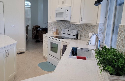 Deep Creek House | Stunning Punta Gorda FL House w/Pool, 10 min to Sunset beach & Fishermas Village