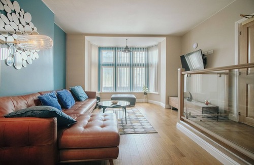 Sheffield Apartment | Stunning quiet apartment in Historic building