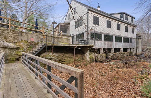 Cumberland Center Apartment | Stunning, relaxing riverfront retreat
