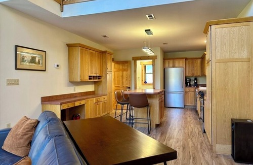 Tamassee Cottage | Stunning River-Side Cottage with Fire Pit!