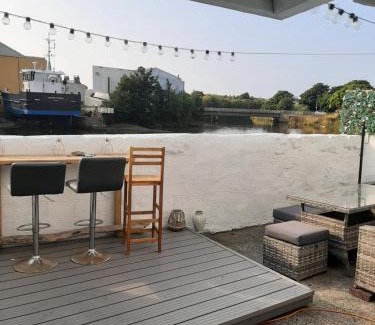 Girvan House | Stunning Riverside Town House with views Ayrshire