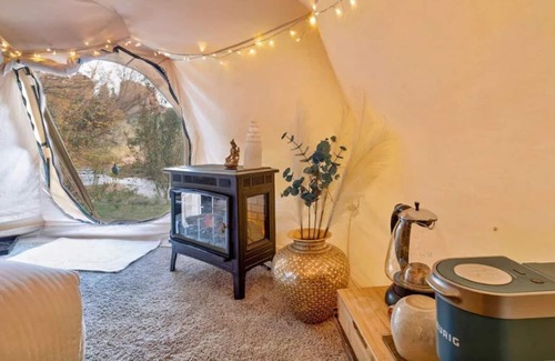 West Sedona Cottage | Stunning Sanctuary on Creek w/ Incredible Views!