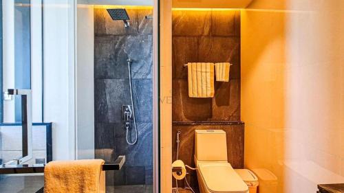 Pratumnak Hill House | Stunning Sea View Condo -Next To Beach