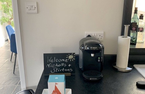 Brixham House | Stunning Seaside House Walk to Beach, Marina & Brixham Town, Devon. Dog Friendly
