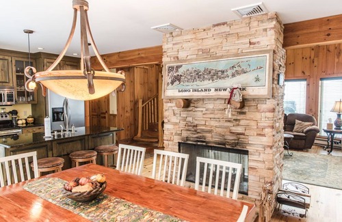 West Dover House | Stunning Ski Chalet minutes from Mt. Snow