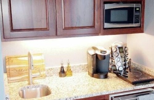 Baker City House | Stunning Skyline Suite! 50% off Quail Ridge Golfnn