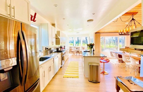 Sonoma House | Stunning Sonoma House, 10 acres -Newly renovated!
