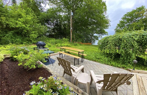 Belfast House | Stunning Space, Panoramic Bay Views, and a Private Beach!