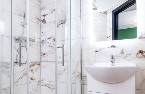 Derby Apartment | Stunning Studio Apartment | Free Parking & Wi-Fi