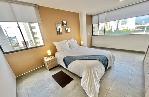 Granada Apartment | Stunning Studio in Granada - Entertainment Capital