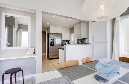 Solana Beach Condo | Stunning Track & Dog Beach Views w/Pool