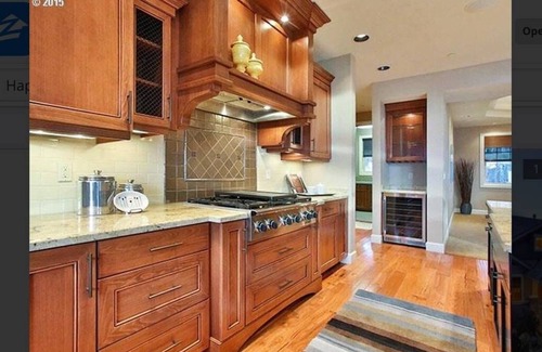 Happy Valley House | Stunning, uninterrupted and panoramic view of downtown Portland Metro area.