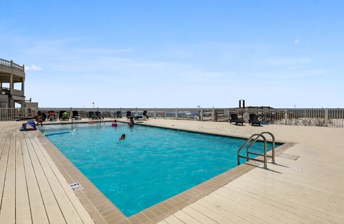 Orange Beach Cottage | Stunning updated cottage on the beach!