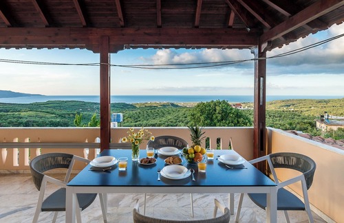 Polemarchi Apartment | Stunning View Homes w. Pool, near Iconic Beaches