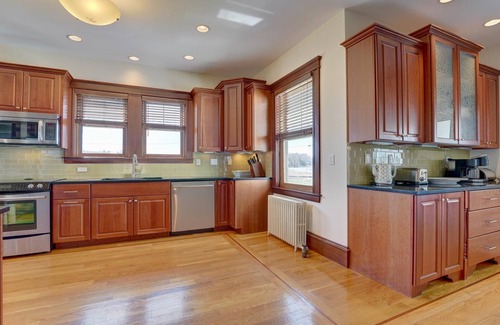 North Hampton Villa | Stunning View Beachfront Villa with 7 BRs 5 BAs Sleep 15
