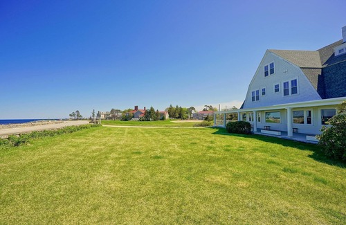 North Hampton Villa | Stunning View Beachfront Villa with 7 BRs 5 BAs Sleep 15
