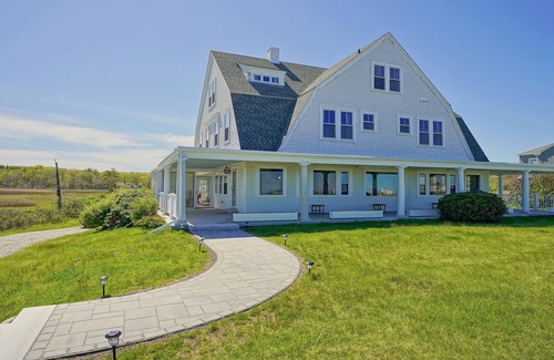 North Hampton Villa | Stunning View Beachfront Villa with 7 BRs 5 BAs Sleep 15