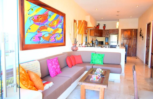 Almacen Condo | Stunning Views! Amazing Breezes! 5-10 minutes from town!