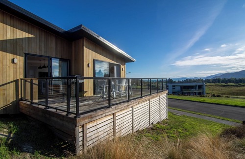 Kaikoura House | Stunning Views | Contemporary | Escape, Stunning Views | Contemporary | Ocean and Mountain Views