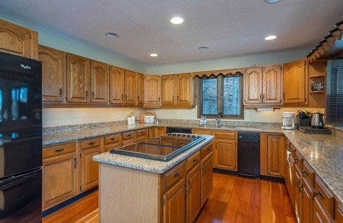 Wolf Laurel House | Stunning Views + GOLF | Gated Wolf Laurel MTN Home