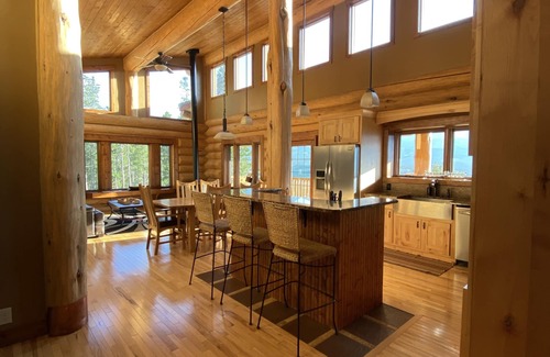 Forest Hills House | Stunning Views, Hot Tub, Sauna, Quiet, Yet Only1mile from Gondola and Main St