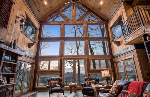 Blairsville Cabin | Stunning views! Luxury Mountain Retreat. Main lodge PLUS separate guest house.