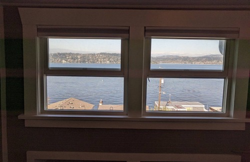 Rainier Valley House | Stunning views of Lake Washington