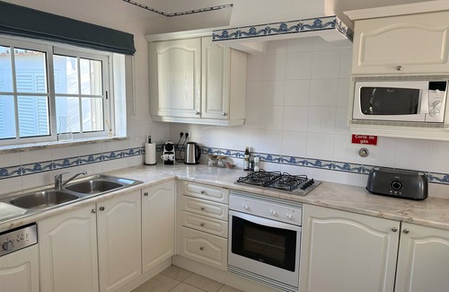 Figueira Villa | Stunning views, private position - 5 mins to beach! Heated pool option & Aircon