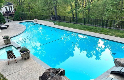 Media House | Stunning Views, Resort-style Pool, & Tree House,