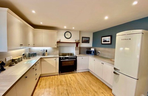 Penrith House | Stunning views & tonnes of space minutes from the Lake District