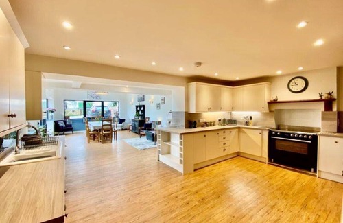 Penrith House | Stunning views & tonnes of space minutes from the Lake District