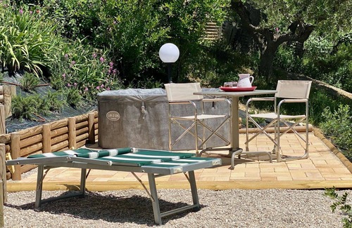 Citta Sant'Angelo Villa | Stunning villa for 4 guests with hot tub, A/C, WIFI, patio, pets allowed and panoramic view