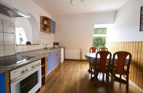Desna Villa | Stunning villa for 4 guests with WIFI, pool and TV