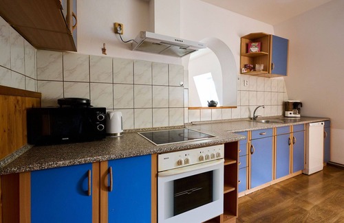 Desna Villa | Stunning villa for 4 guests with WIFI, pool and TV
