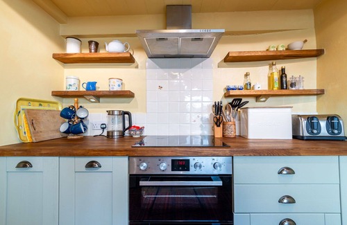 Gorran Haven House | Stunning villa for 6 people with WIFI, TV, patio and parking