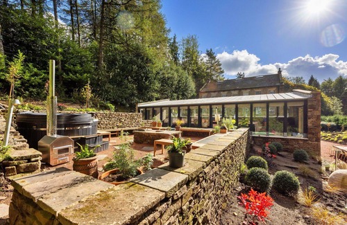 Macclesfield House | Stunning villa for 19 guests with hot tub, WIFI, private pool and terrace