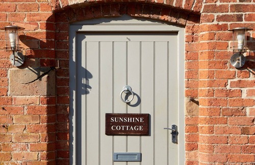 Dalbury Lees House | Stunning villa for 19 people with hot tub, WIFI