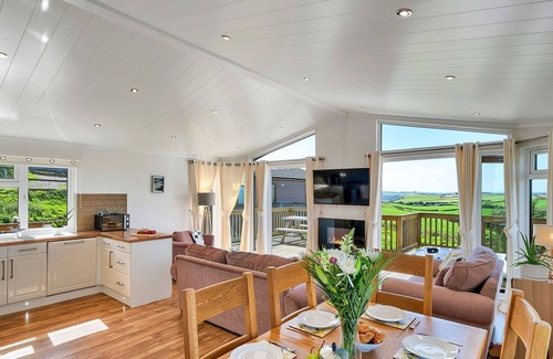 Saint John House | Stunning villa for 6 guests with pool, hot tub, WIFI, terrace and pets allowed