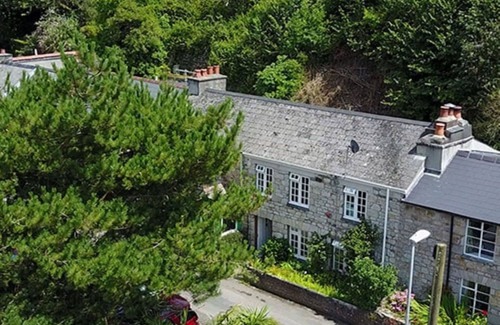 Pentewan House | Stunning villa for 6 people with TV and parking
