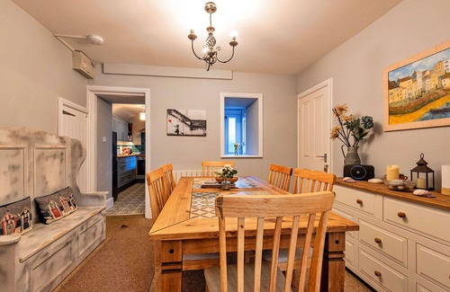 Trefor House | Stunning villa for 6 people with WIFI, terrace and pets allowed