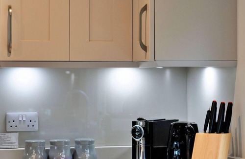 Dorsington House | Stunning villa for 8 guests with WIFI, TV and pets allowed