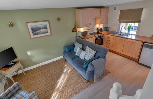 Kelso House | Stunning villa for 2 people with WIFI, pets allowed and parking