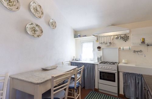 Castellaro House | Stunning villa for 3 people with WIFI, TV, terrace, pets allowed and panoramic view