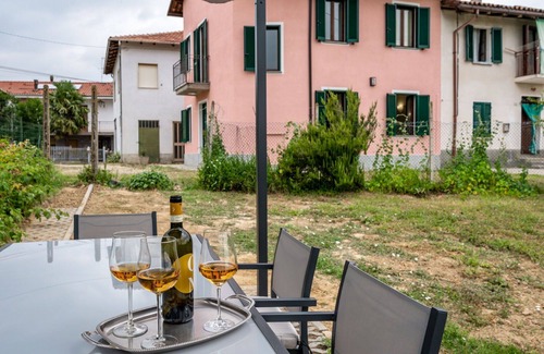 Cortiglione House | Stunning villa for 5 people with WIFI, TV and patio