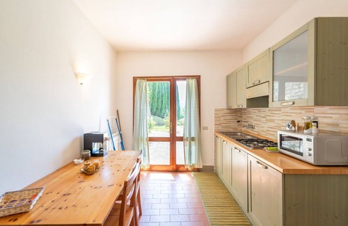 Montebonello House | Stunning villa for 14 guests with WIFI, private pool, A/C, TV, pets allowed and panoramic view