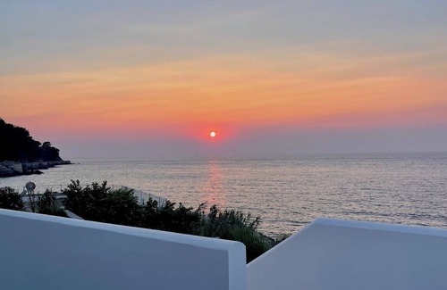 Karlovassi Villa | Stunning villa in Samos with spectacular views of the aegean sea and sunset