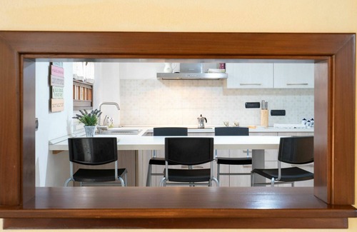 Cisano sul Neva House | Stunning villa for 6 people with hot tub, A/C, WIFI, TV, patio, pets allowed and panoramic view