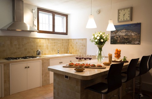 Ostuni Villa | Stunning Villa & Trullo in Ostuni. Amazing Roof Terrace/Heated Pool/Aircon/WiFi