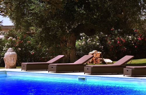 Ostuni Villa | Stunning Villa & Trullo in Ostuni. Amazing Roof Terrace/Heated Pool/Aircon/WiFi