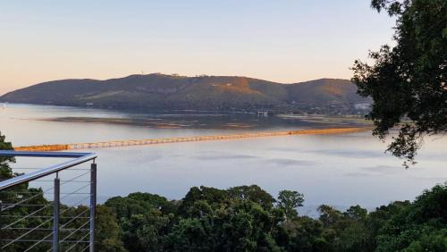 Paradise Apartment | Stunning Villa with pool and views of Knysna